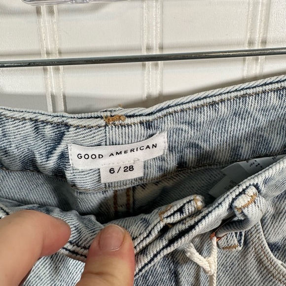 Good American Good Classic NWT Distressed Jeans size 6/28 - Picture 4 of 6